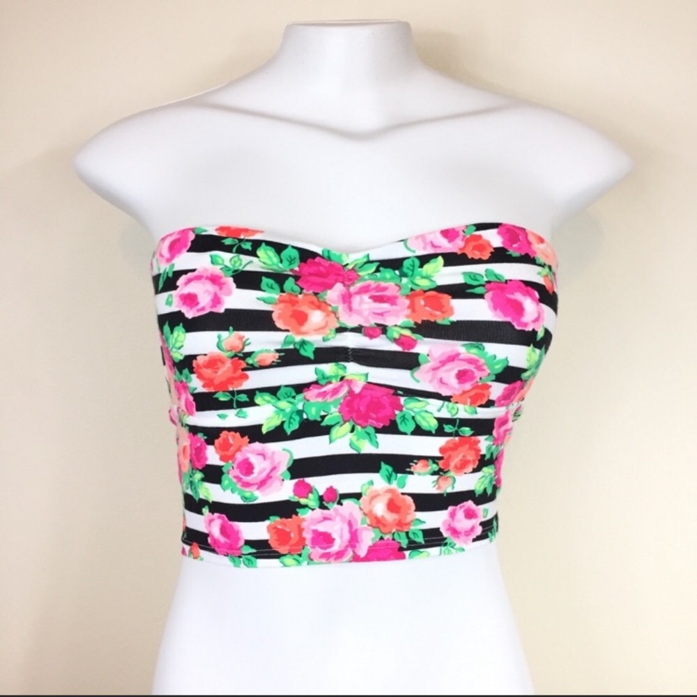 2/$35 Victoria’s Secret PINK floral crop top - Picture 2 of 5